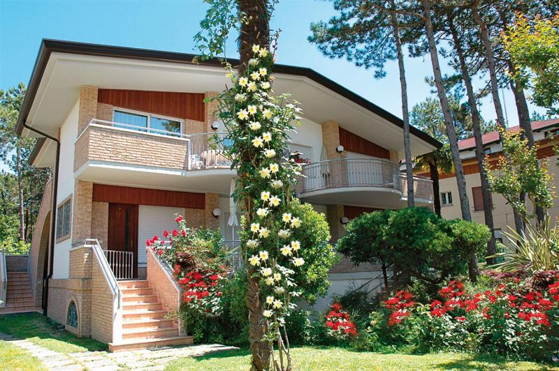 Villa Anny Lignano Sabbiadoro Exterior photo